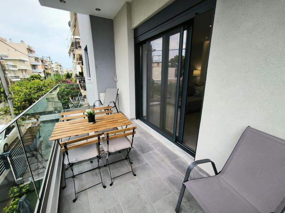 Floral Home 2 - 1St Floor Apt With Private Parking! Athènes Extérieur photo