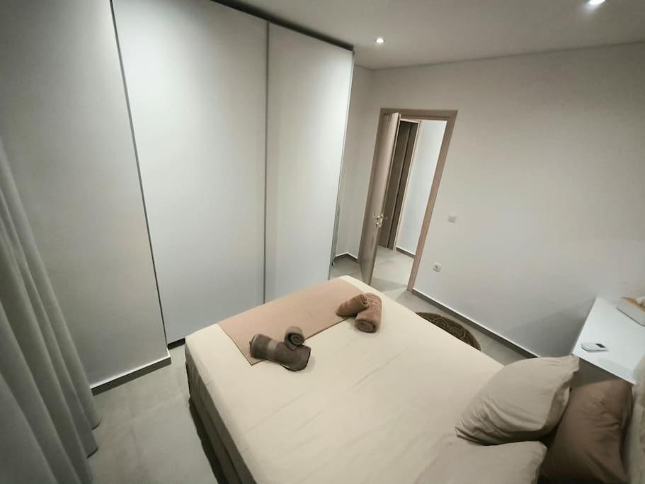 Floral Home 2 - 1St Floor Apt With Private Parking! Athènes Extérieur photo