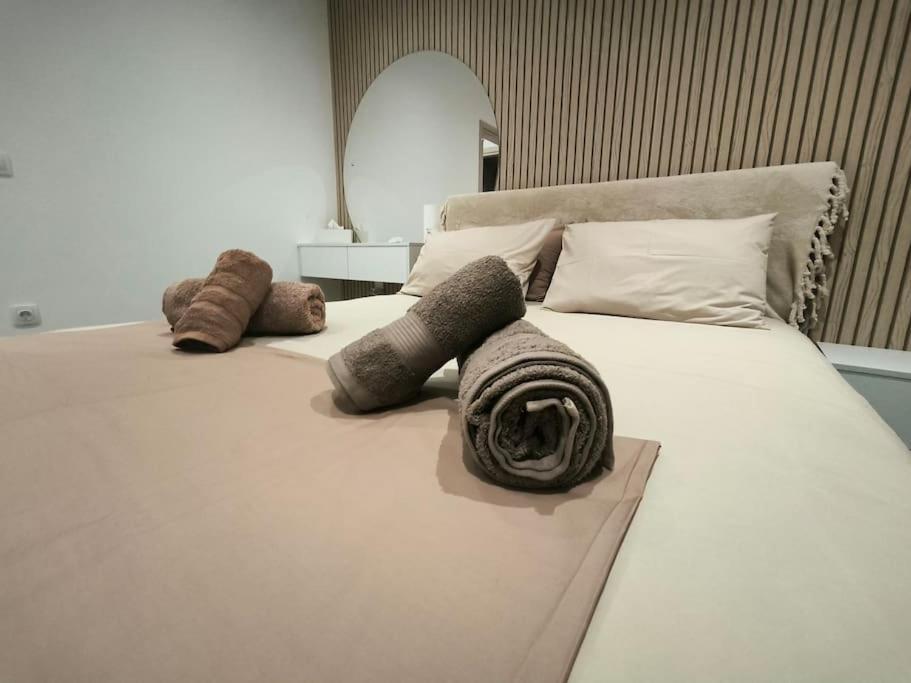 Floral Home 2 - 1St Floor Apt With Private Parking! Athènes Extérieur photo
